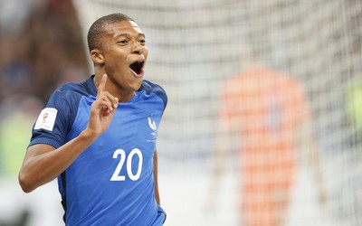 OD电竞独家-加维带球突破造红牌+点球